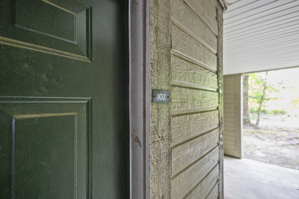 front door Mallard Cove Apartments